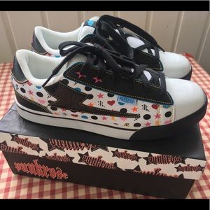 Hot Topic Punk Rose Bolt Low Top Sneaker Size 11